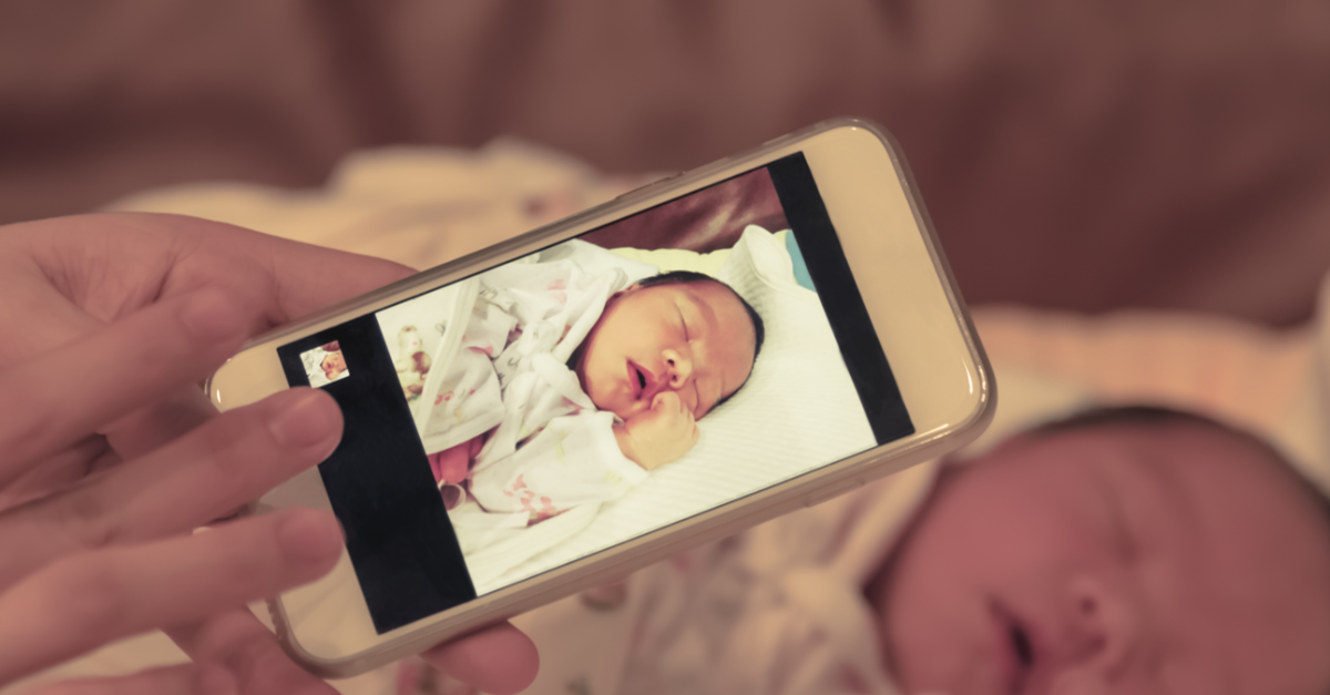 手機拍下小寶貝的照片,用 LINE 分享給親友方便,但你是不是覺得每次想要回憶或分享LINE聊天室的照片必須要翻很久浪費時間呢?